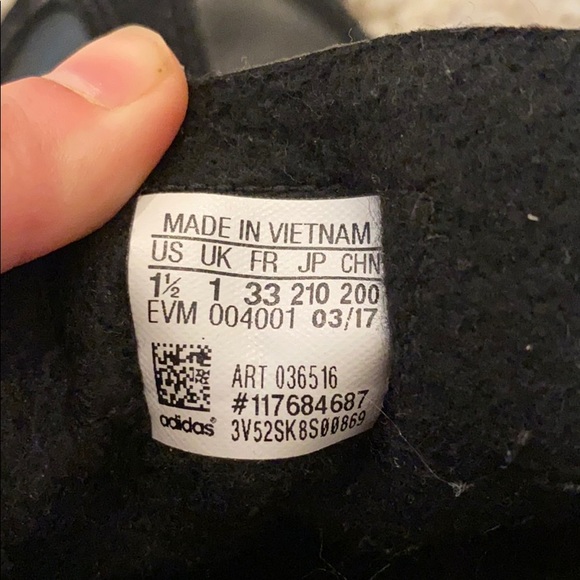 Sambas - Picture 3 of 3